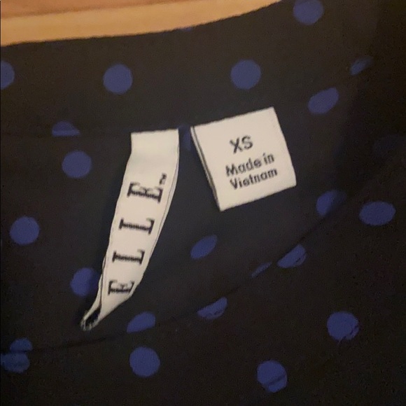 Polka dot blouse with 3/4 length sleeve & ruffle - Picture 4 of 6